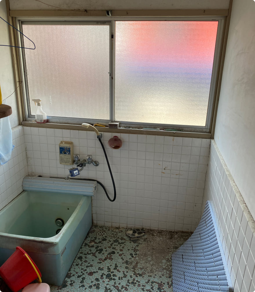 昔のタイル張りのお風呂