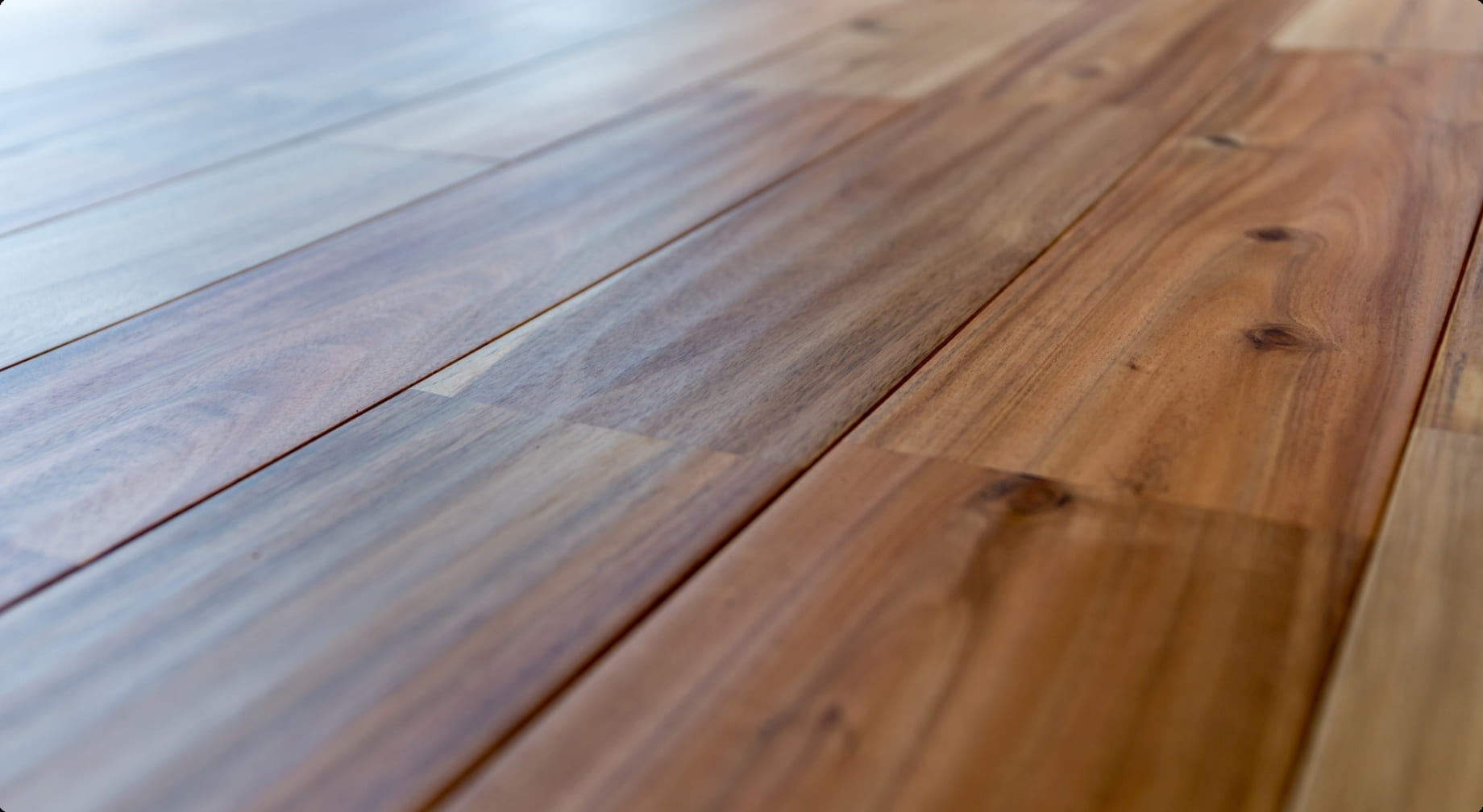 自然素材と回遊同線にこだわったコンパクトな家の自然素材の床