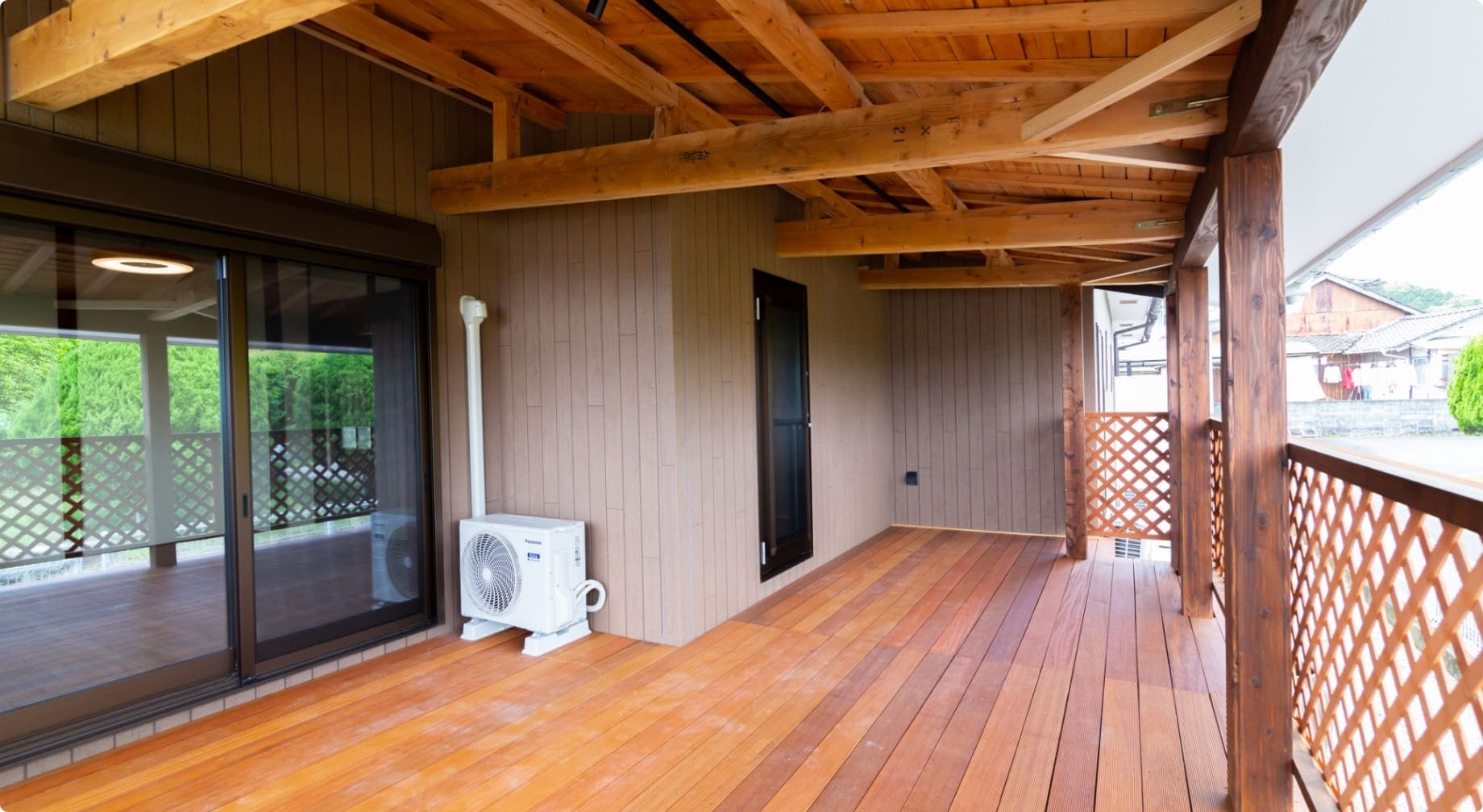 ゆとりあるセカンドライフを送る家のテラス